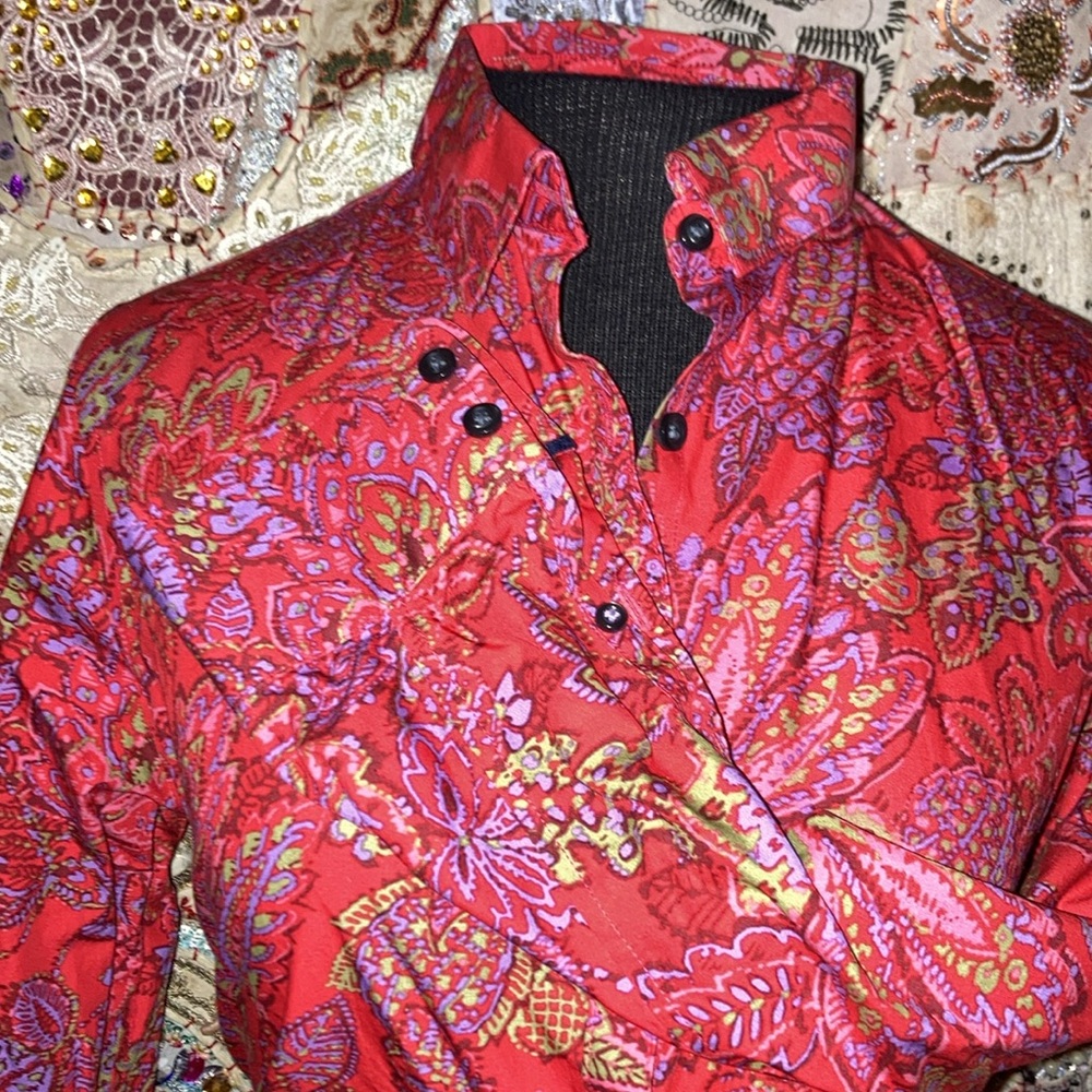 8 Buttoned Designer 2 Button Closure On Sleeve Bl… - image 2